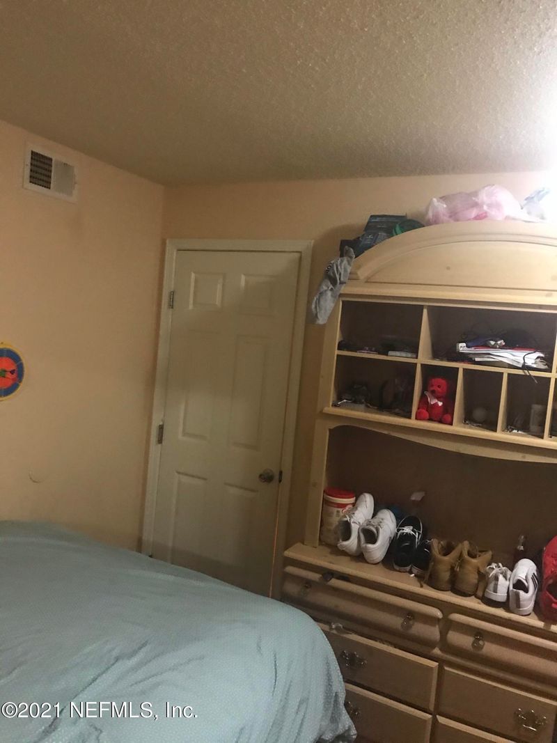3913 Mission Dr #8, Jacksonville, FL 32217