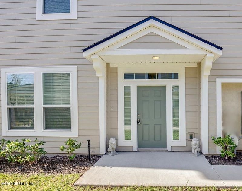 392 Richmond Dr, St Johns, FL 32259
