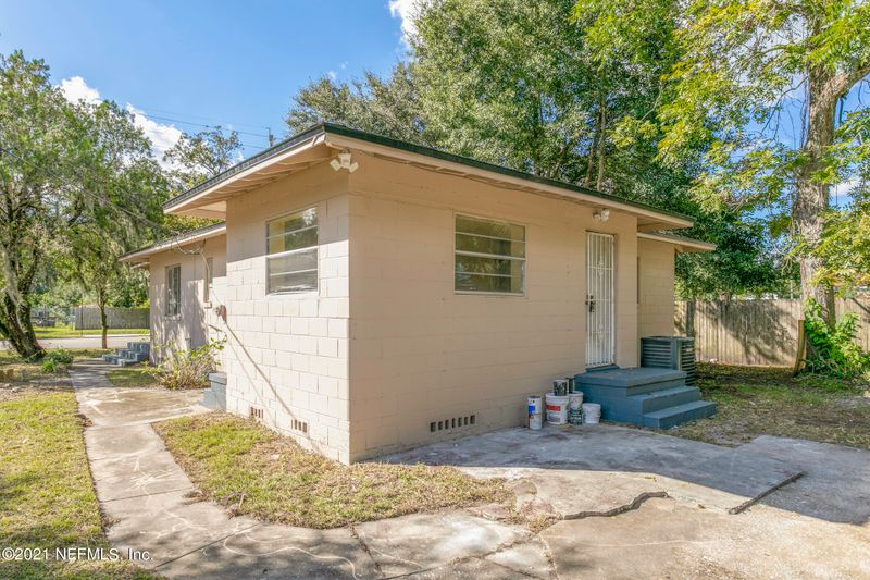 3921 St Augustine Rd, Jacksonville, FL 32207