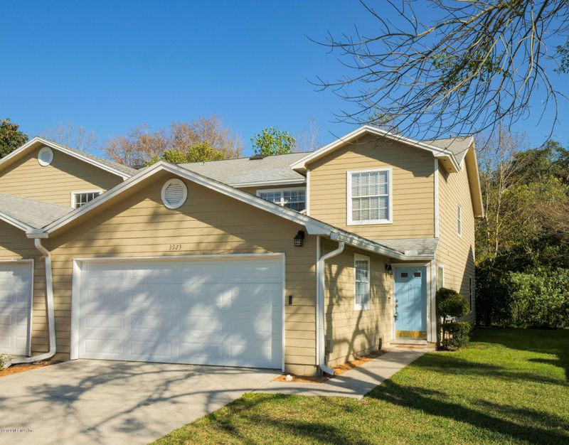 3923 Meadowview Dr N, Jacksonville, FL 32225
