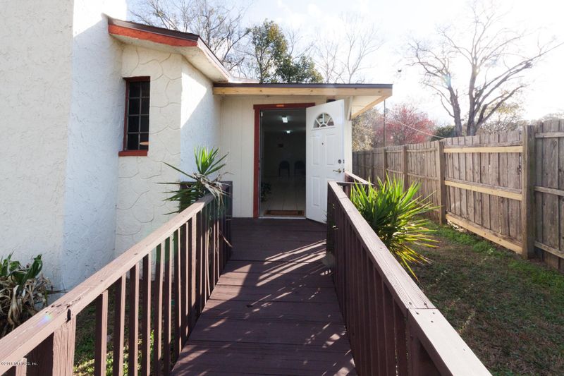 393 College Dr #B, Middleburg, FL 32068