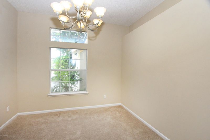 393 Maplewood Dr, St Johns, FL 32259