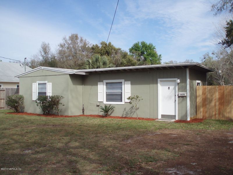3939 Peach Dr, Jacksonville, FL 32246