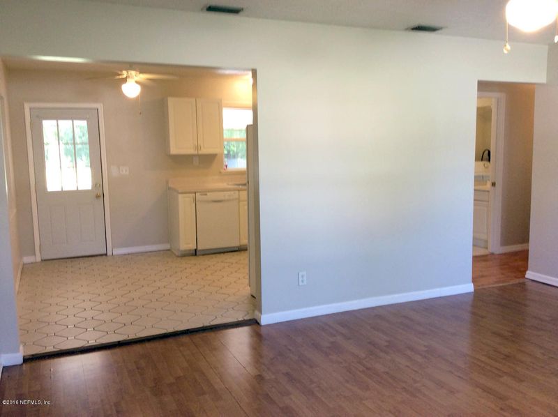 3939 Skycrest Dr, Jacksonville, FL 32246