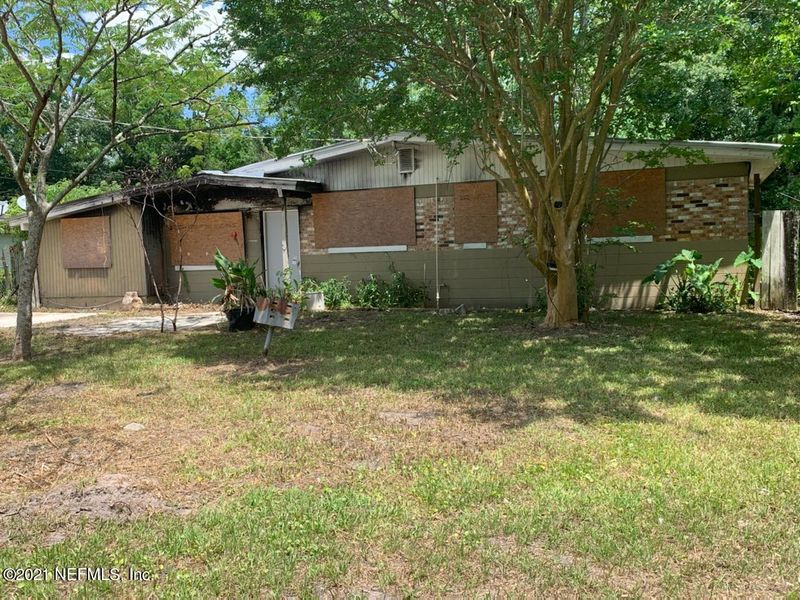 3947 Macgregor Dr, Jacksonville, FL 32210