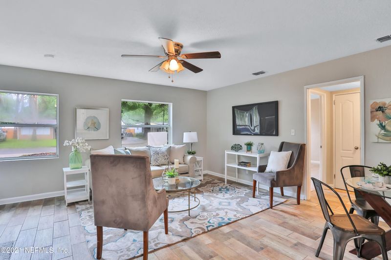 3948 Shasta Dr, Jacksonville, FL 32207