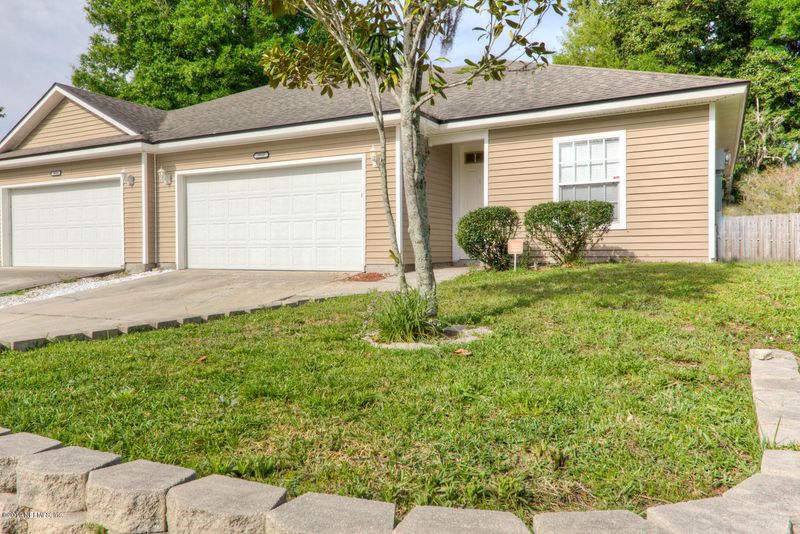 3950 Hollows Dr, Jacksonville, FL 32225
