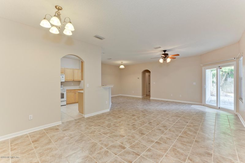 3950 Hollows Dr, Jacksonville, FL 32225
