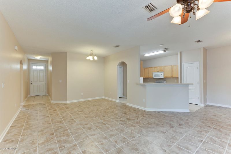 3950 Hollows Dr, Jacksonville, FL 32225