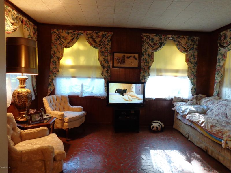 3951 Rogero Rd, Jacksonville, FL 32277