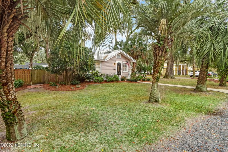 3963 Mcgirts Blvd, Jacksonville, FL 32210