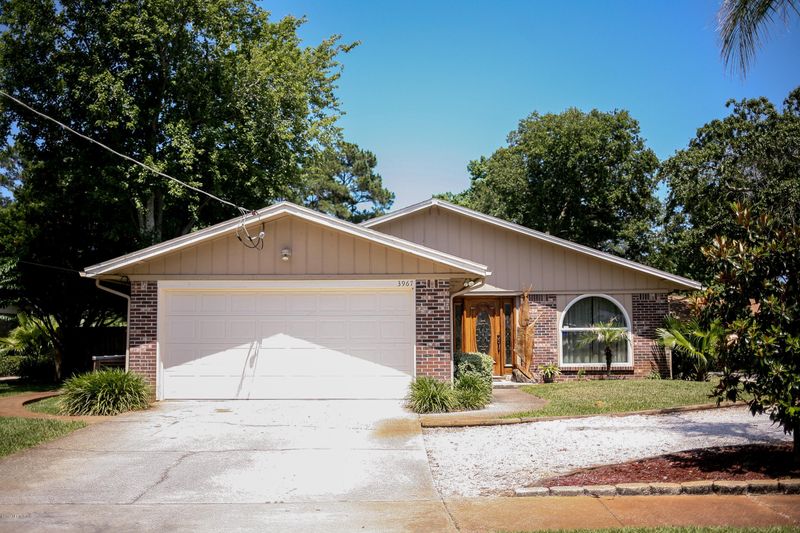 3967 Eunice Rd, Jacksonville, FL 32250