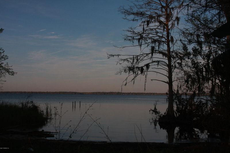 3971 Thomas Rd, Green Cove Springs, FL 32043