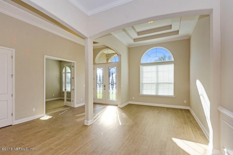 398 Cloisterbane Dr, St Johns, FL 32259