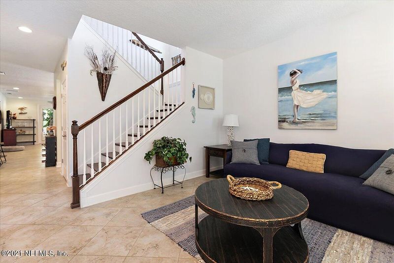 4000 Seaside Dr E, Jacksonville Beach, FL 32250