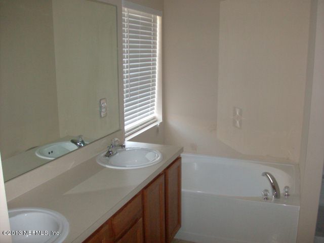 4011 N Pebble Brooke Cir, Orange Park, FL 32065