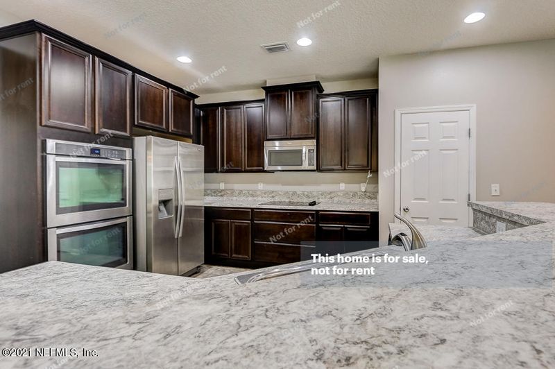 402 Auburn Oaks Rd E, Jacksonville, FL 32218
