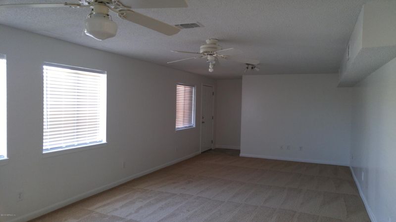 402 Lower 8th Ave S, Jacksonville Beach, FL 32250