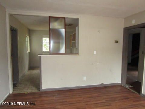 4031 Peach Dr, Jacksonville, FL 32246