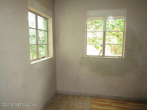 4031 Peach Dr, Jacksonville, FL 32246