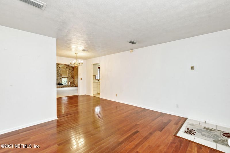 4031 Pelican Rd, Jacksonville, FL 32207