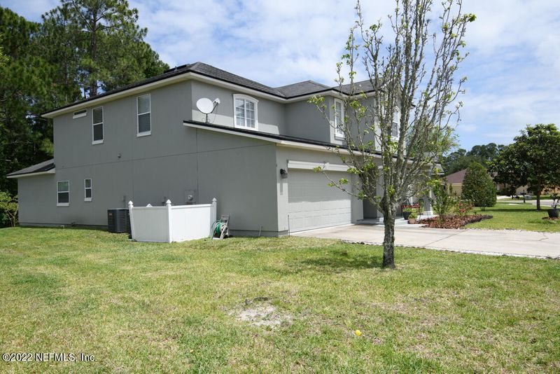 404 Candlebark Dr, Jacksonville, FL 32225