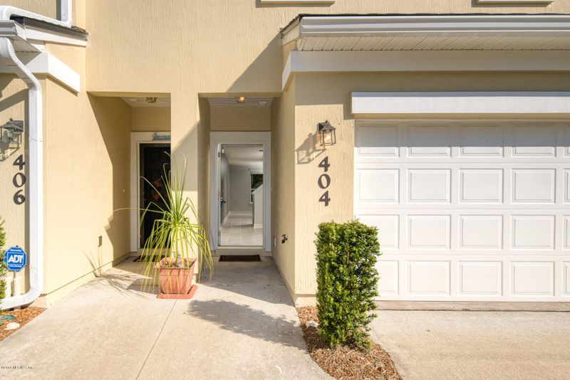 404 Walnut Dr, St Johns, FL 32259