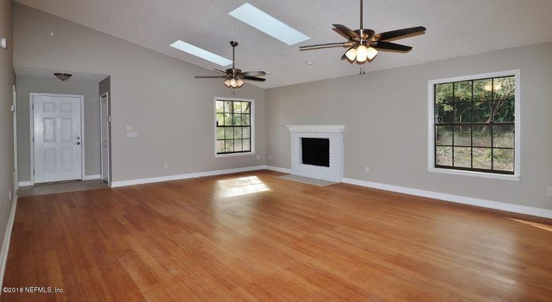 4046 High Pine Rd, Jacksonville, FL 32225
