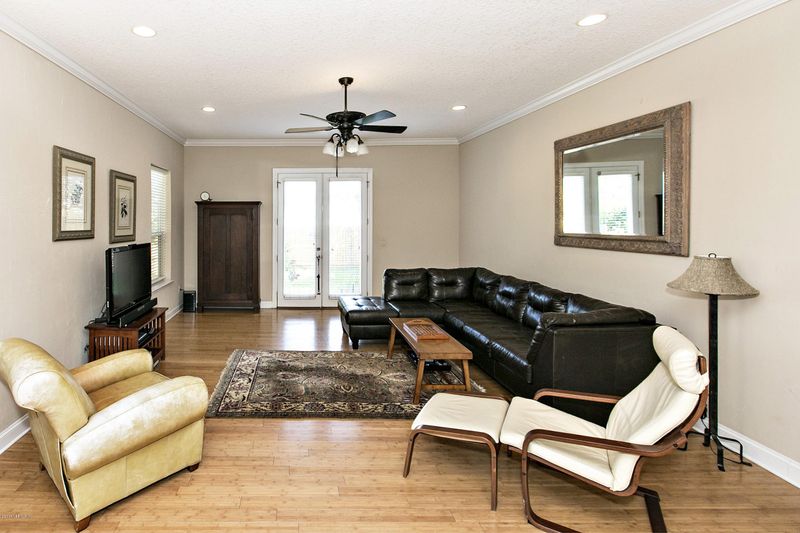 405 12th Ave S, Jacksonville Beach, FL 32250