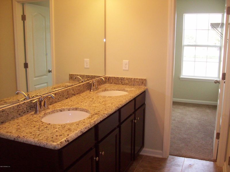 405 Oasis Ln #2E, Orange Park, FL 32073
