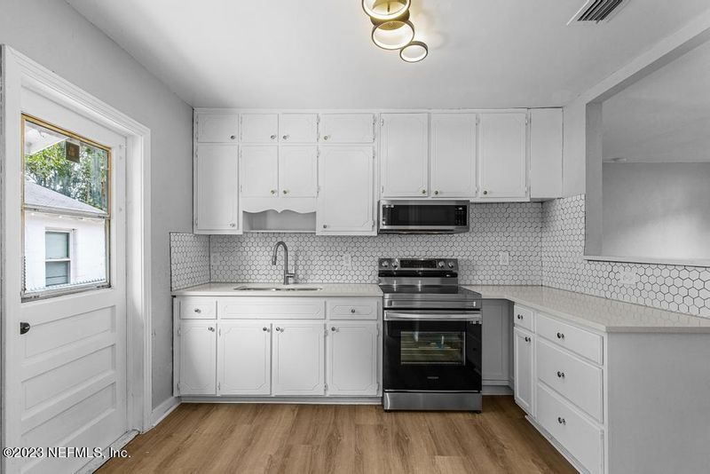4055 Walnut St, Jacksonville, FL 32206