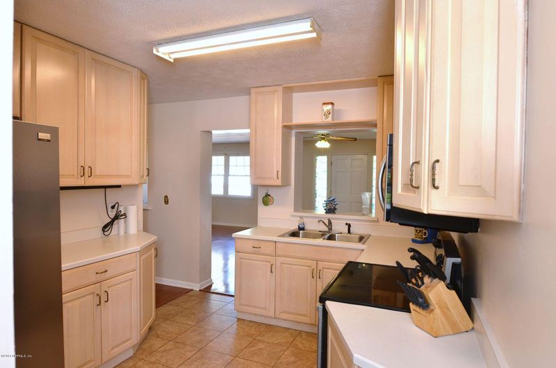 4067 Dayrl Rd, Jacksonville, FL 32207