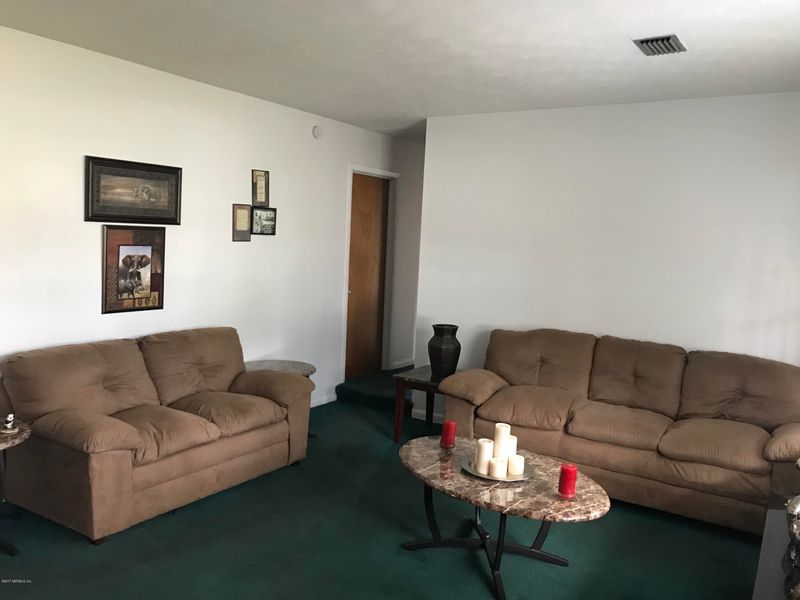 408 Baisden Rd, Jacksonville, FL 32218