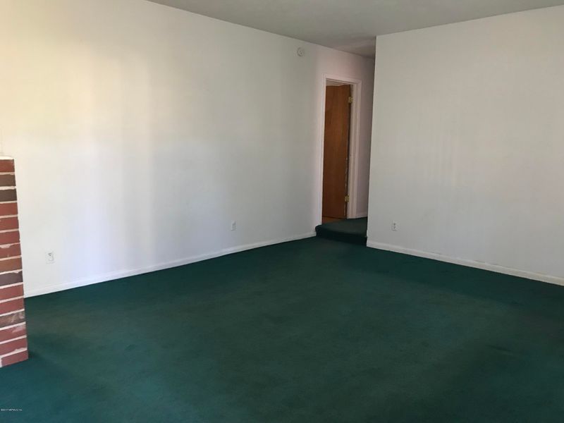 408 Baisden Rd, Jacksonville, FL 32218