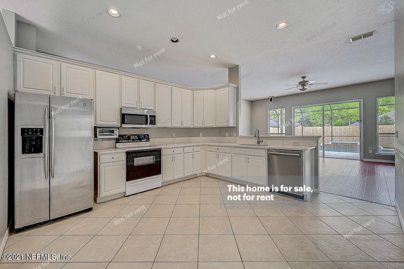 408 Twin Oaks Ln, St Johns, FL 32259