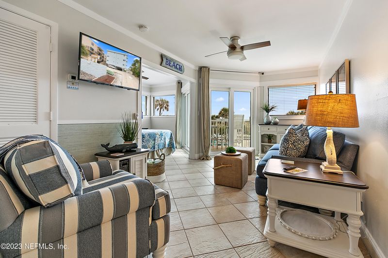 413 1st St S #203, Jacksonville Beach, FL 32250