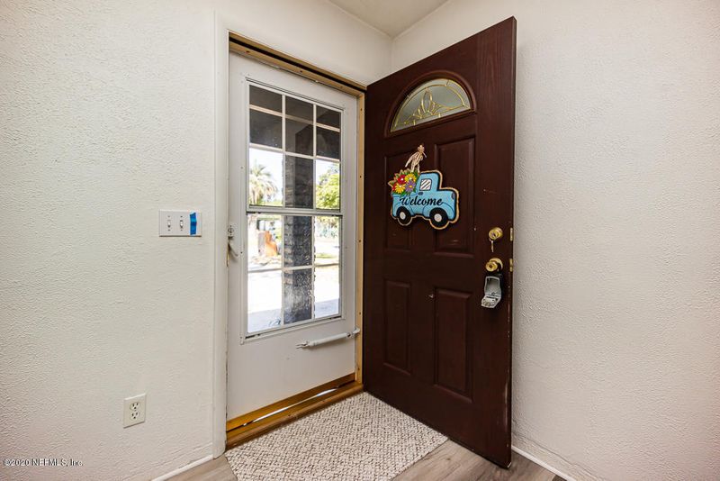 4139 Skycrest Dr, Jacksonville, FL 32246