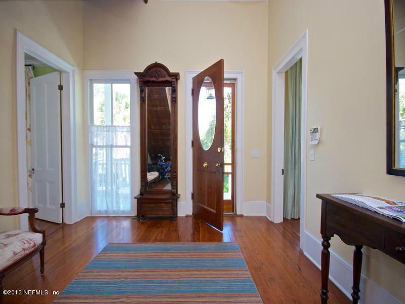 414 Broome St, Fernandina Beach, FL 32034