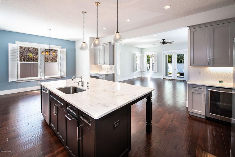 4158 Ponce De Leon Blvd, Jacksonville Beach, FL 32250