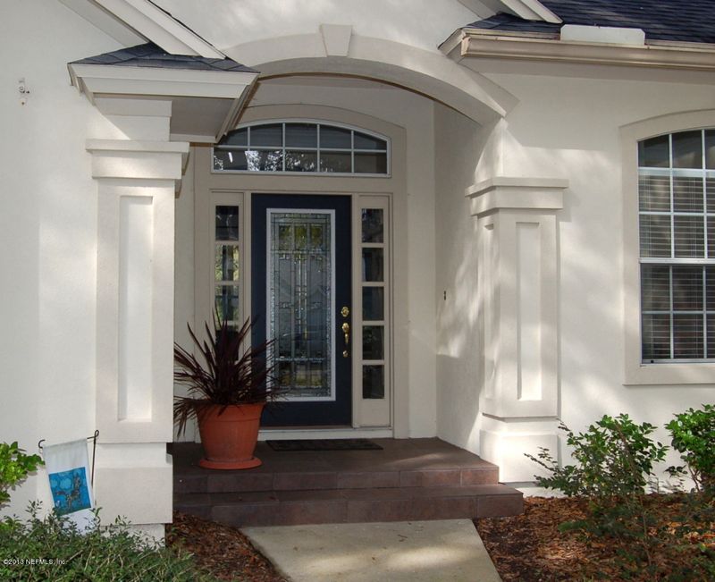 416 Oak Pond Dr, St Johns, FL 32259