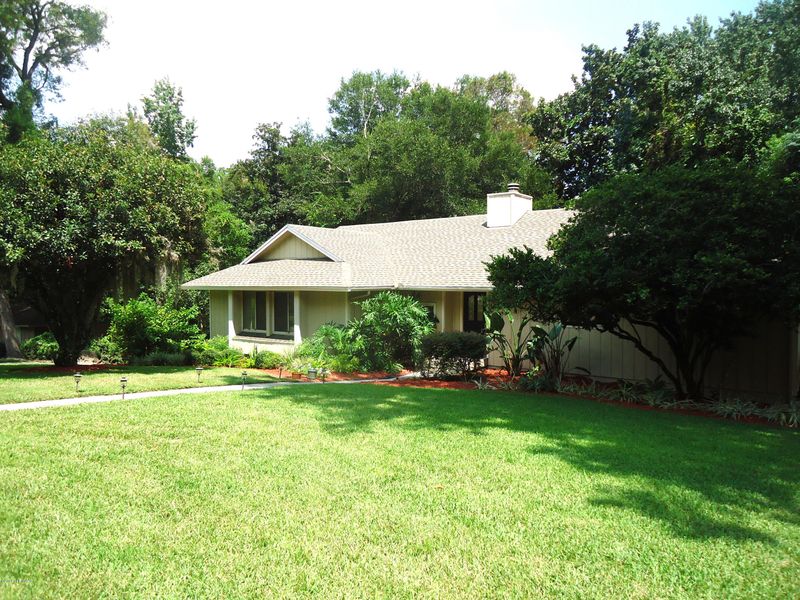 4165 Whispering Oaks Dr E, Jacksonville, FL 32277