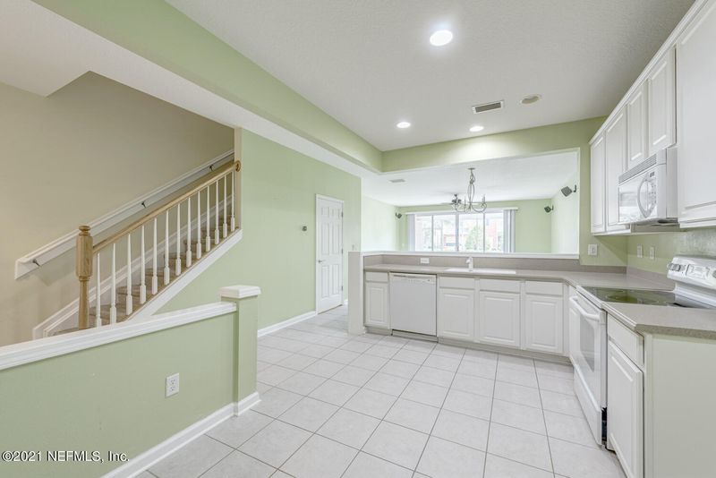 4169 Crownwood Dr, Jacksonville, FL 32216