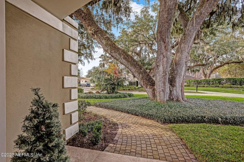4171 Alhambra Dr W, Jacksonville, FL 32207