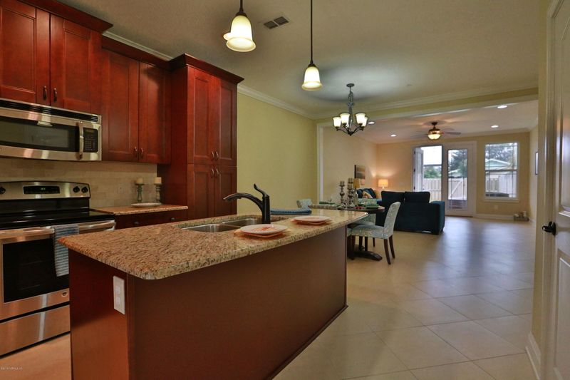 418 7th Ave N #4, Jacksonville Beach, FL 32250