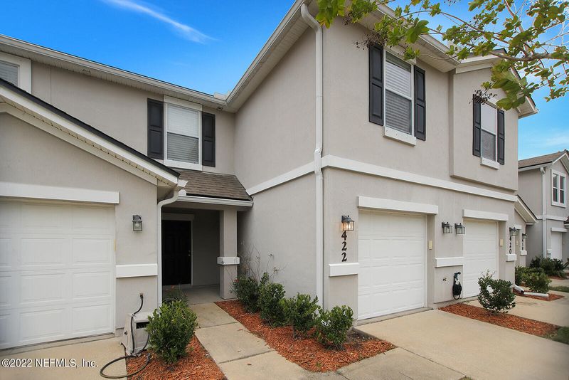 422 Walnut Dr, St Johns, FL 32259
