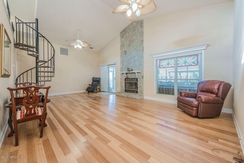 4220 Tideview Dr, Jacksonville, FL 32250