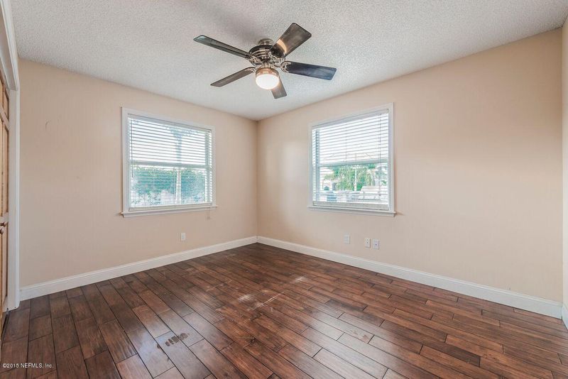 4220 Tideview Dr, Jacksonville, FL 32250