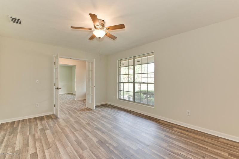 4222 La Losa Dr, Jacksonville, FL 32217