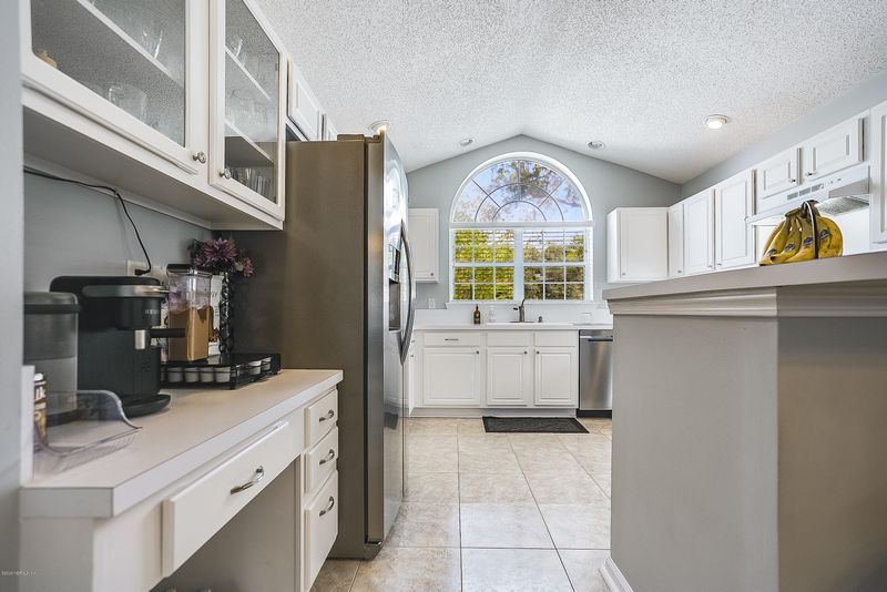 4234 Eagles View Ln, Jacksonville, FL 32277