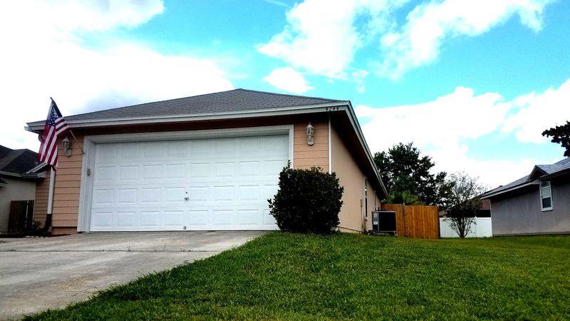 4244 Hanging Moss Dr, Orange Park, FL 32073